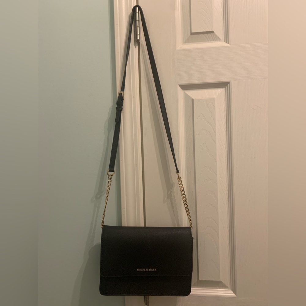 Authentic Michael Kors Daniela Large Crossbody